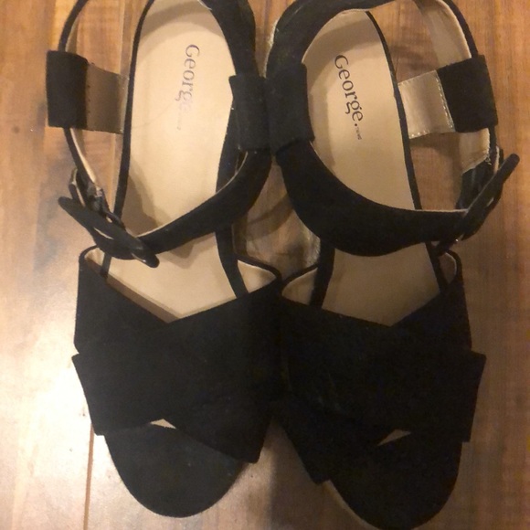 Cute shoes good quality and very comfy. Look really good on. - Picture 3 of 4